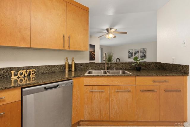 Detail Gallery Image 10 of 53 For 7565 Charmant Dr #512,  San Diego,  CA 92122 - 2 Beds | 2 Baths