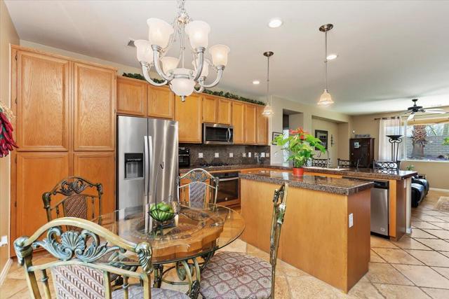 42330 Bridges Court, Indio CA: https://media.crmls.org/mediaz/35abf2c1-20d8-41fa-a500-dee1d18378cd.jpg
