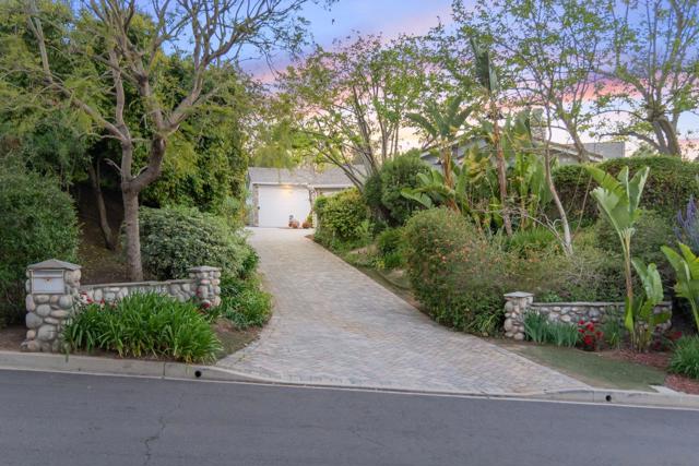 16334 Woodson View Rd, Poway CA: https://media.crmls.org/mediaz/35ac8bce-604a-4cbd-8a11-259f55f5d648.jpg