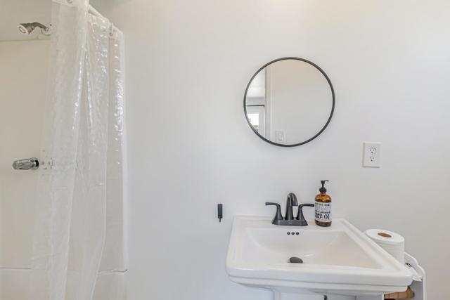 624 Filbert Street, Half Moon Bay CA: https://media.crmls.org/mediaz/35ad77ef-4cfc-45c5-8d09-b362bffc9a69.jpg