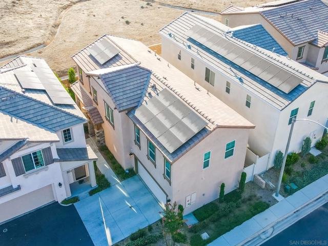 532 Enzo St, Lake Elsinore CA: https://media.crmls.org/mediaz/35ae4ccd-c39f-423e-9e92-c1f9bccd11b8.jpg