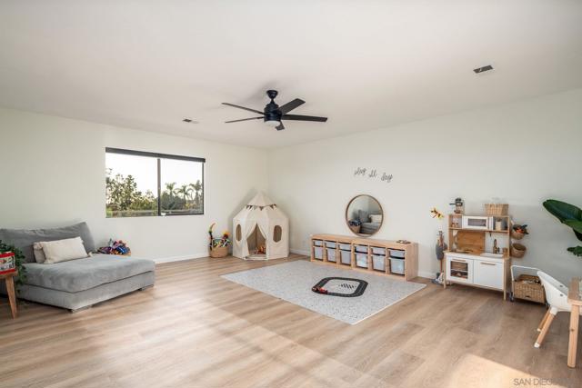 Image 23 of 29 For 2524 Luciernaga St