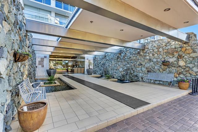 1830 Avenida Del Mundo, Coronado CA: https://media.crmls.org/mediaz/35af9c69-64bf-4b1c-bfa2-859ea9b9d24f.jpg