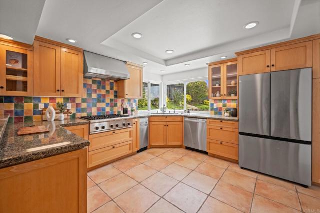 1033 Via Mil Cumbres, Solana Beach CA: https://media.crmls.org/mediaz/35b09322-ac26-47d1-8db0-30b97c2fd7a5.jpg