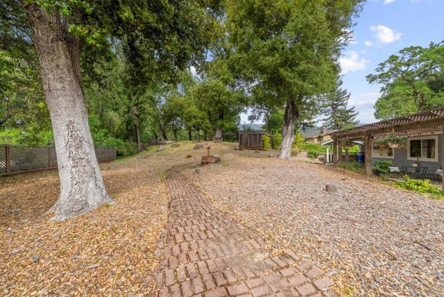 18301 Idylwild Road, Los Gatos CA: https://media.crmls.org/mediaz/35b0aa0a-5a5b-4af8-8f11-edc241875c37.jpg