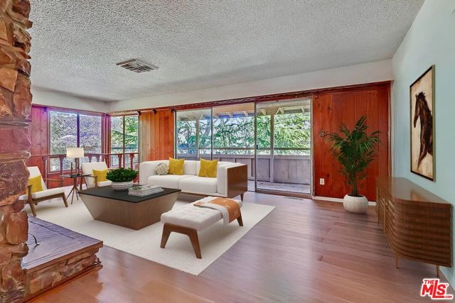 7951 Glenties Lane, Sunland CA: https://media.crmls.org/mediaz/35b0d8b3-3c0a-4de5-9199-a6530b73e8c0.jpg