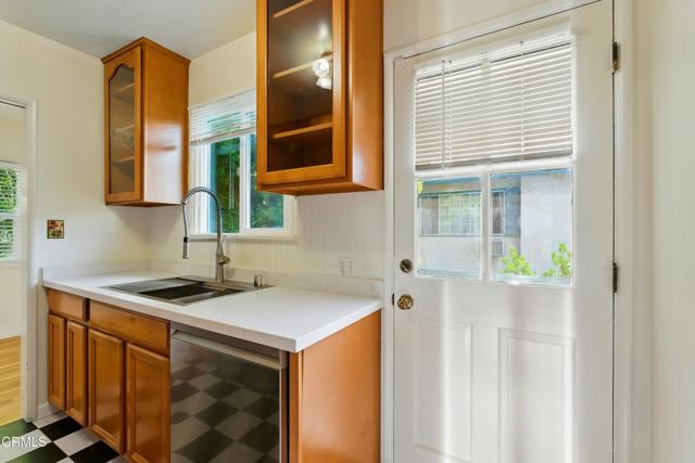 Detail Gallery Image 7 of 20 For 1545 1/2 Riverside Dr, Glendale,  CA 91201 - 2 Beds | 1 Baths