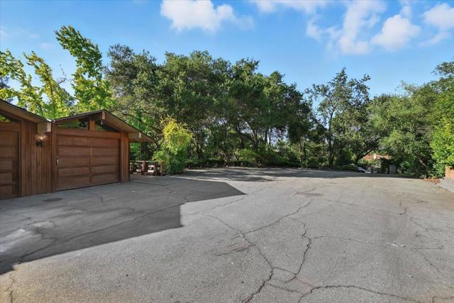 14582 Horseshoe Court, Saratoga CA: https://media.crmls.org/mediaz/35b2909d-4c3a-434a-8213-02ec9d211c7f.jpg