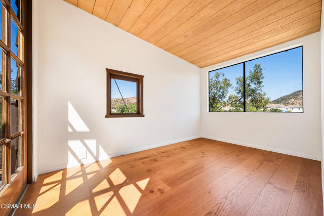 141 Lake Sherwood Drive, Lake Sherwood CA: https://media.crmls.org/mediaz/35b30e15-d1d5-448d-917a-4a66f610e90b.jpg