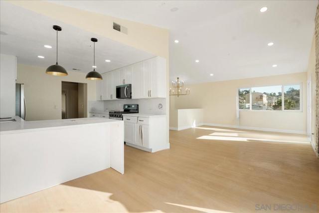 9559 Chestnut St, Spring Valley CA: https://media.crmls.org/mediaz/35b40705-1d3d-43c1-a344-65033fc96c84.jpg