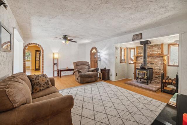 355 Santa Cruz Street, Boulder Creek CA: https://media.crmls.org/mediaz/35b40adc-1886-4873-8379-70c03588477d.jpg