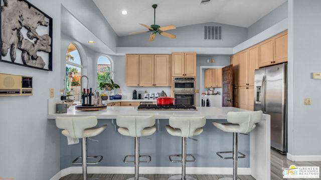 38610 Desert Mirage Drive, Palm Desert CA: https://media.crmls.org/mediaz/35b45066-ec1d-4149-8603-6cf4a3d0abef.jpg