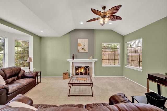 2010 Palsero Ave, Escondido CA: https://media.crmls.org/mediaz/35b45a9b-cba5-4e4d-b95d-4084ce6221bd.jpg