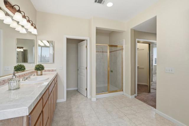 2405 Summerlin Drive, Modesto CA: https://media.crmls.org/mediaz/35b471ea-0c6b-4658-9371-60be6ecbabe7.jpg