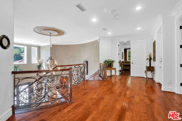 14933 Sutton Street, Sherman Oaks CA: https://media.crmls.org/mediaz/35b4e814-30ac-4b93-b2f9-190db491595a.jpg