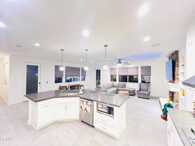 Detail Gallery Image 19 of 44 For 9898 Rhone St, Ventura,  CA 93004 - 4 Beds | 2/1 Baths