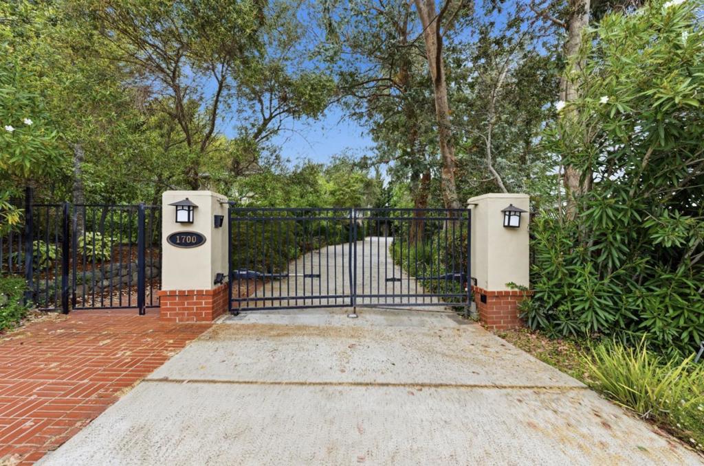 1700 Pine Knoll Drive