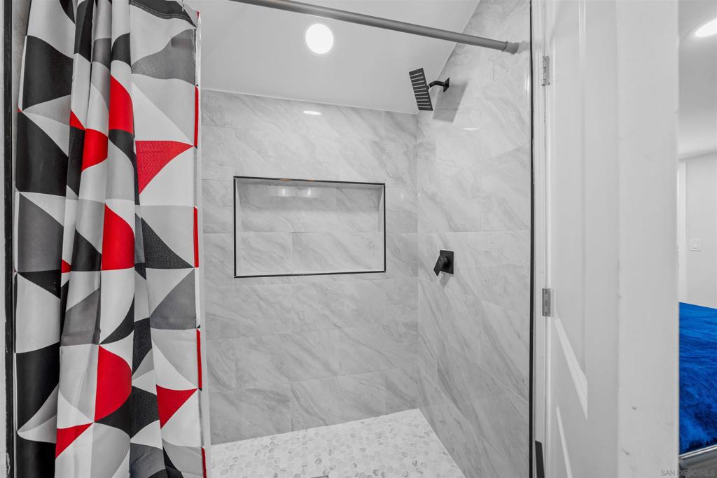 MLS #250045660SD image #19