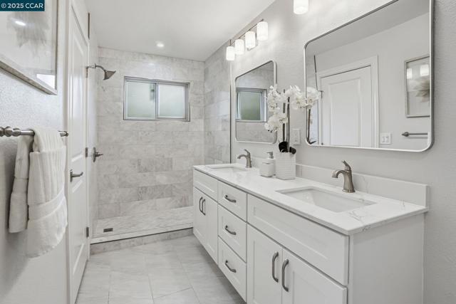 289 Sierra Dr, Walnut Creek CA: https://media.crmls.org/mediaz/35b6c8e9-8549-4309-b71a-75195c9ca57b.jpg