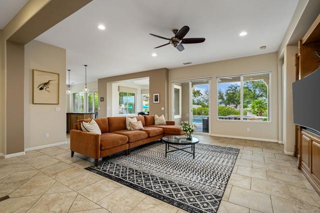 81196 Victoria Lane, La Quinta CA: https://media.crmls.org/mediaz/35b71a61-2023-44d1-93f8-50012ff6c71e.jpg