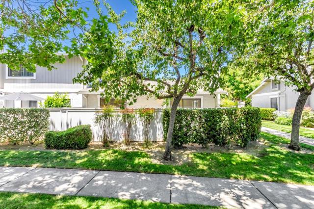 4942 Red Creek Drive, San Jose CA: https://media.crmls.org/mediaz/35b7bc15-73b9-4433-98ff-f3289f9e80c8.jpg