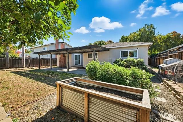 319 Churchill Place, Gilroy CA: https://media.crmls.org/mediaz/35b82c31-a567-4a17-a1de-bcccf227e94f.jpg
