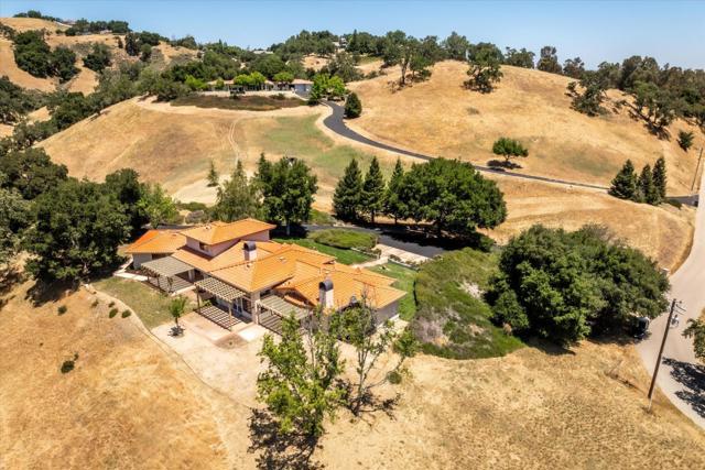 9400 Corriente Road, Atascadero CA: https://media.crmls.org/mediaz/35b84d19-d553-4f51-89db-c87b2697be9f.jpg