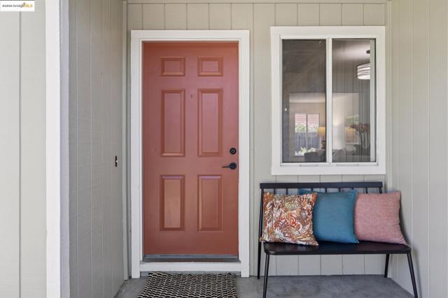 934 Bancroft Rd, Concord CA: https://media.crmls.org/mediaz/35b8823f-6641-498c-89bc-ca4a193eaf27.jpg