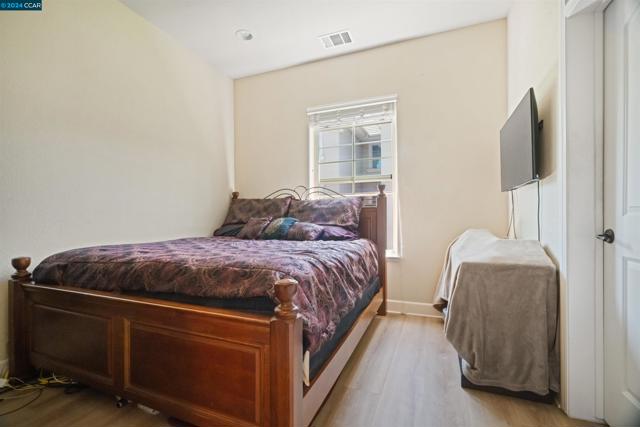 Image 31 of 40 For 1233 Symphony Way
