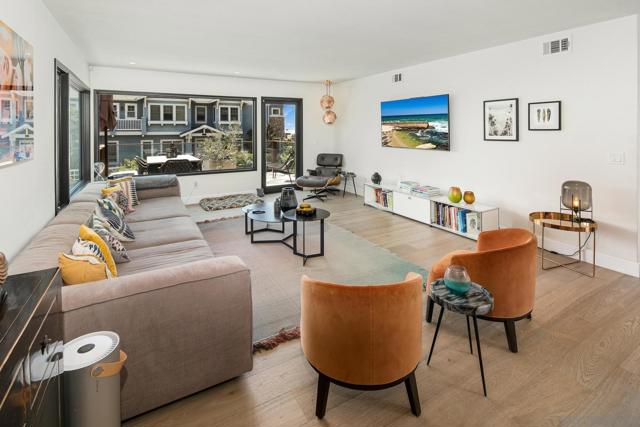 5341 Linda Way, La Jolla CA: https://media.crmls.org/mediaz/35b8ac99-829f-4d31-9785-fb0823e1cf58.jpg