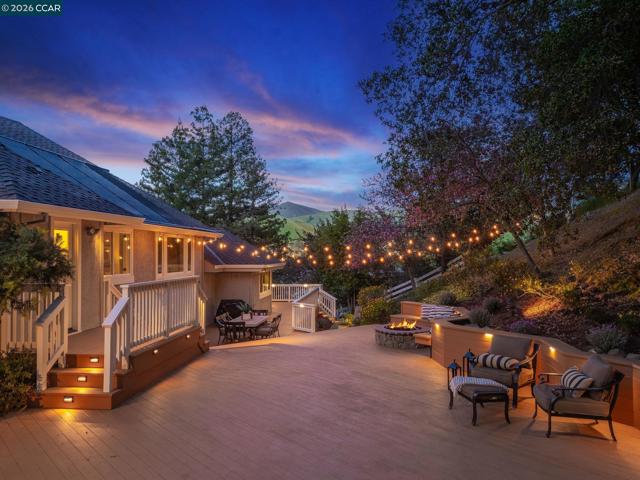 Image 40 of 50 For 725 Castle Rock Rd