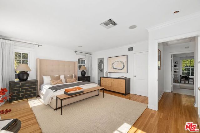 1455 Belfast Drive, Los Angeles CA: https://media.crmls.org/mediaz/35b9c5b0-2a4a-424b-b7e5-81d5e10f9419.jpg