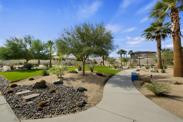 038_Community Amenities