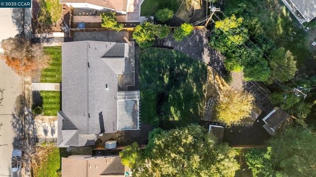 1053 Arkell Rd, Walnut Creek CA: https://media.crmls.org/mediaz/35ba3378-7ff4-4c97-abe2-d1ceb1151360.jpg