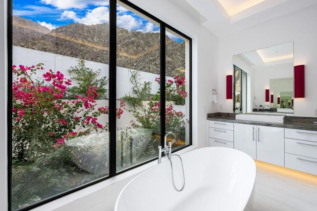 53985 Del Gato Drive, La Quinta CA: https://media.crmls.org/mediaz/35ba59e0-21d2-40ea-aeb7-3c7b4c8dd2c6.jpg