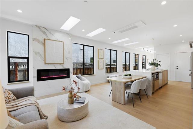 747 W Washington Avenue, Sunnyvale CA: https://media.crmls.org/mediaz/35ba7886-6dbf-44c6-8ff1-d0098070e279.jpg