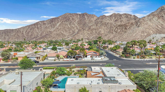 53945 Eisenhower Drive, La Quinta CA: https://media.crmls.org/mediaz/35baa3c1-32bc-40a1-980d-5e94e95f0d82.jpg