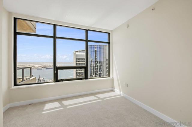 700 W E St, San Diego CA: https://media.crmls.org/mediaz/35bae49c-9a32-4c2f-a869-eb2a5515e028.jpg