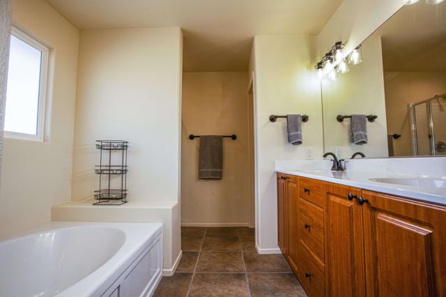 Main Bathroom fnl-min