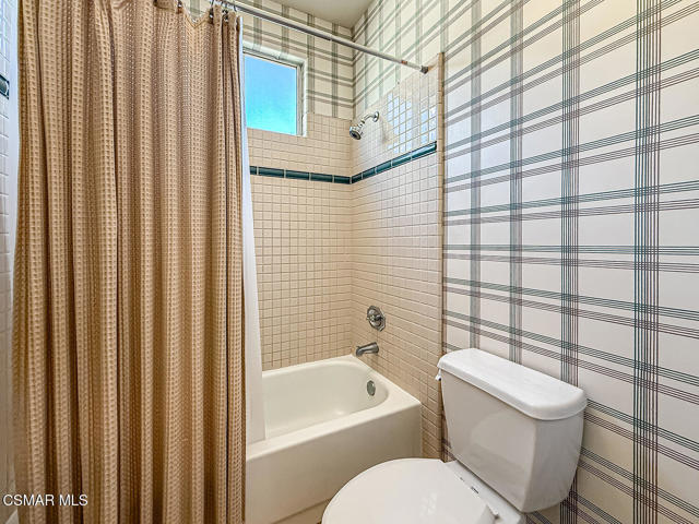 11535 Northdale Drive, Moorpark CA: https://media.crmls.org/mediaz/35bb25fd-e3ef-44e7-9ac6-bc7a6b06c6f6.jpg