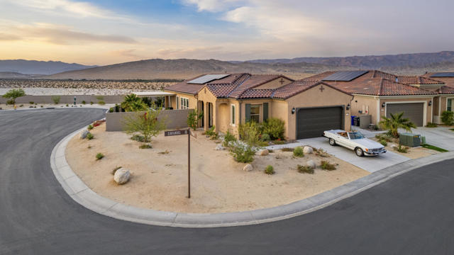 10 Zinfandel, Rancho Mirage CA: https://media.crmls.org/mediaz/35bbadc0-8dcd-4ca7-bbc5-774523a2c2da.jpg