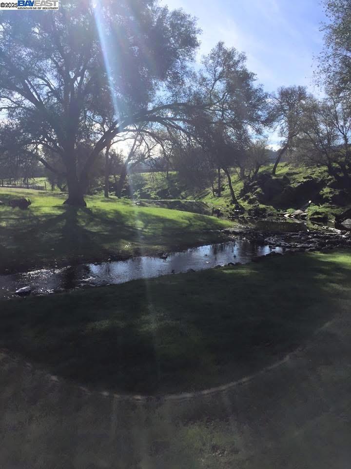 https://media.crmls.org/mediaz/35bbcbf9-a33a-4be6-8494-f4190b2f6c6d.jpg?preset=X-Large