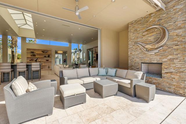 28 Sun Ridge Circle, Rancho Mirage CA: https://media.crmls.org/mediaz/35bbe3d9-2fe2-47ee-94df-377c6ec13132.jpg