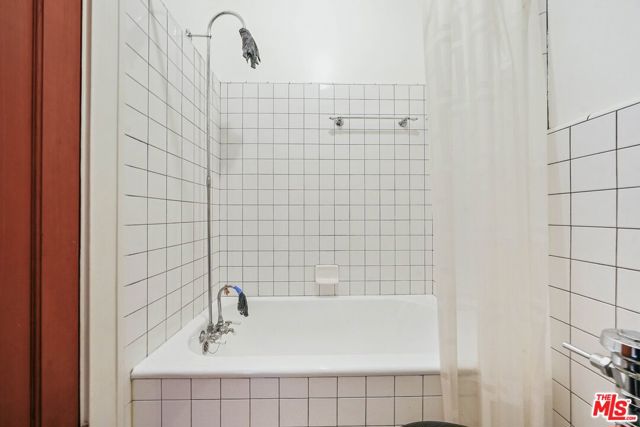 5121 1/2 EAGLE ROCK Boulevard, Los Angeles CA: https://media.crmls.org/mediaz/35bc0366-24f3-4295-8ad2-a73cd6952d26.jpg