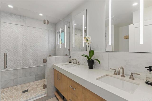 5125 El Secreto, Rancho Santa Fe CA: https://media.crmls.org/mediaz/35bc075e-6041-477f-b7a4-8d80257ef269.jpg
