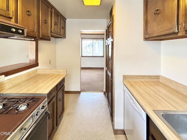 106 Los Angeles Avenue, Oxnard CA: https://media.crmls.org/mediaz/35bc5806-7276-4b54-9e0e-2c93a72cee61.jpg