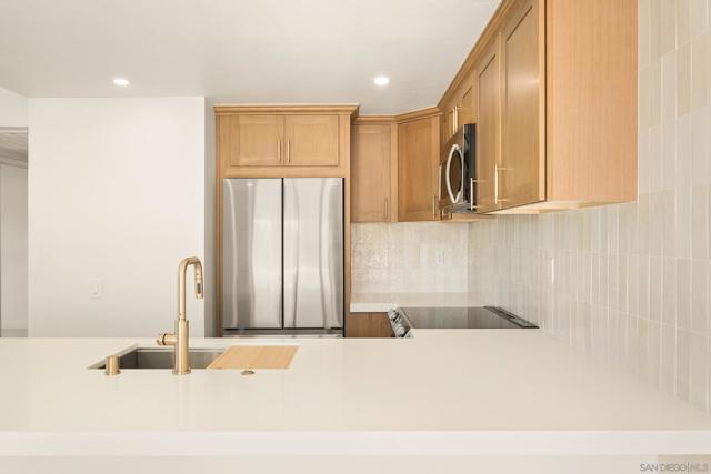 17925 Caminito Pinero, San Diego CA: https://media.crmls.org/mediaz/35bcb207-75e7-4aaf-90d8-e86e35e48c48.jpg