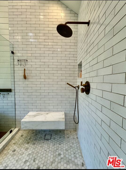https://media.crmls.org/mediaz/35bd1ab7-1941-4ede-b1ea-aa866b8b5528.jpg?preset=X-Large