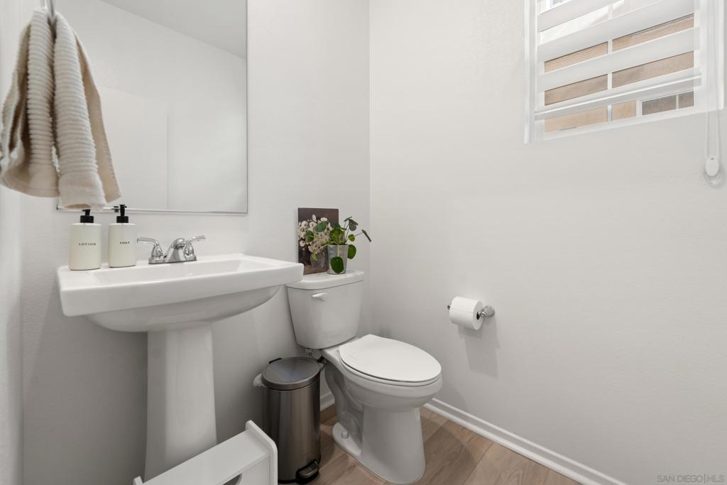 MLS #250034988SD img 15