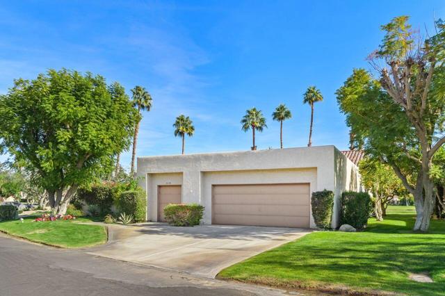 10321 Sunningdale Drive, Rancho Mirage CA: https://media.crmls.org/mediaz/35bd3b27-2ceb-49b1-b6f3-a3013d00f959.jpg